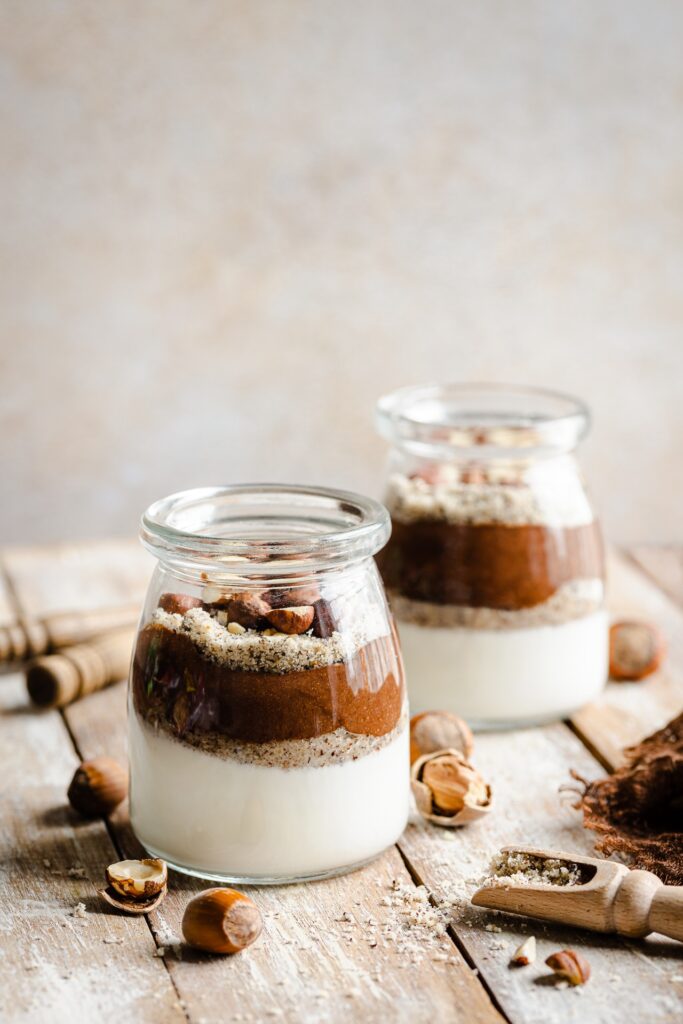 Fotografia kulinarna deser: domowy deserek monte, prosty food styling