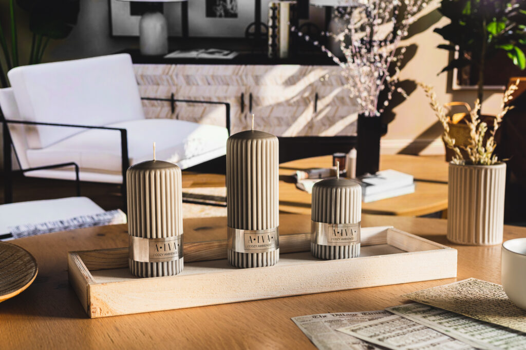 Fotografia produktowa świeczki: artystycznie stylizowane świeczki zapachowe do salonu