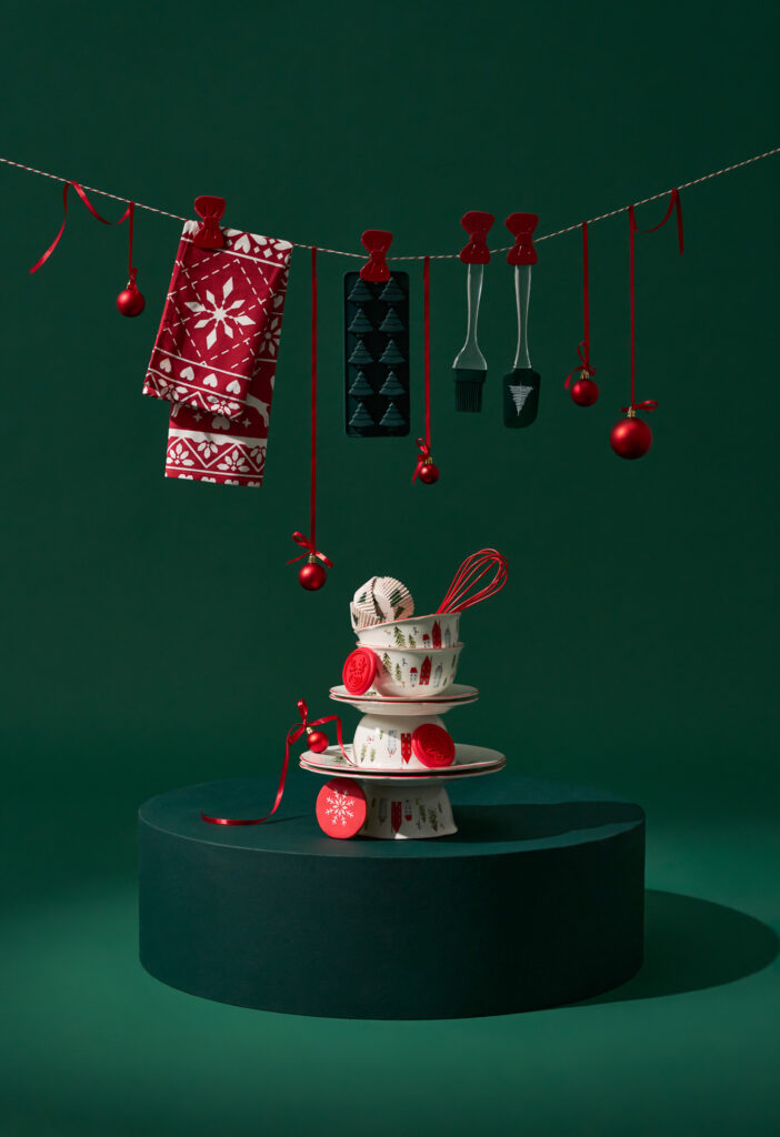 Fotografia produktowa Święta: świąteczne akcesoria i ceramika, profesjonalna sesja