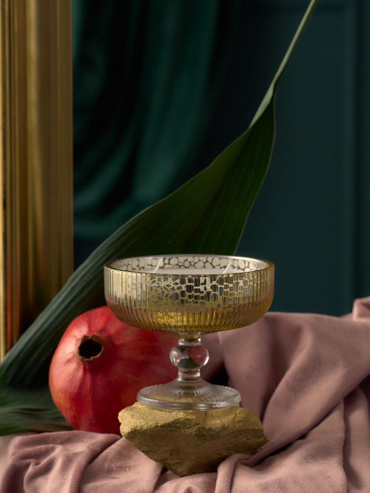 Sesja aranżacyjna Eternal Elegance: elegancki kieliszek ozdobny, artystyczna aranżacja