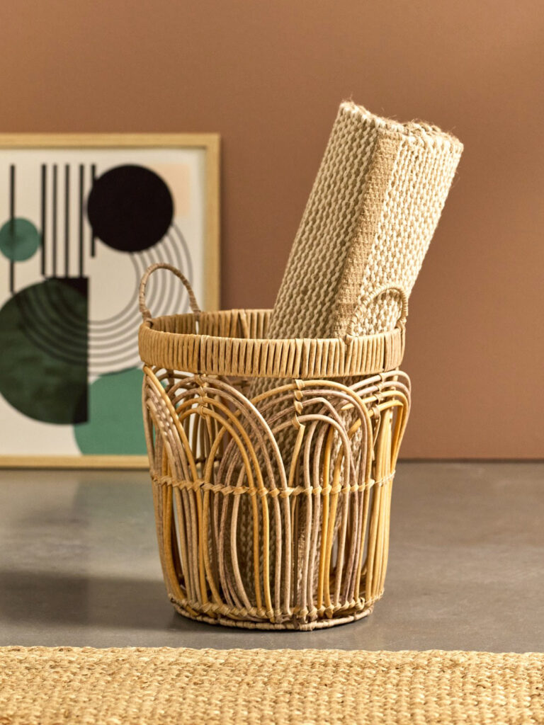 Sesja aranżacyjna Hues of Nature: wiklinowy kosz, naturalna artystyczna aranżacja